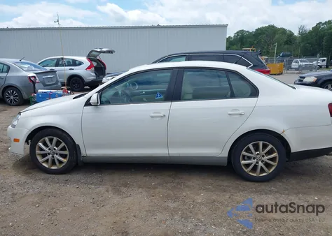 2010 Volkswagen Jetta Limited Edition from USA, damaged, VIN 3VWRZ7AJ2AM166089